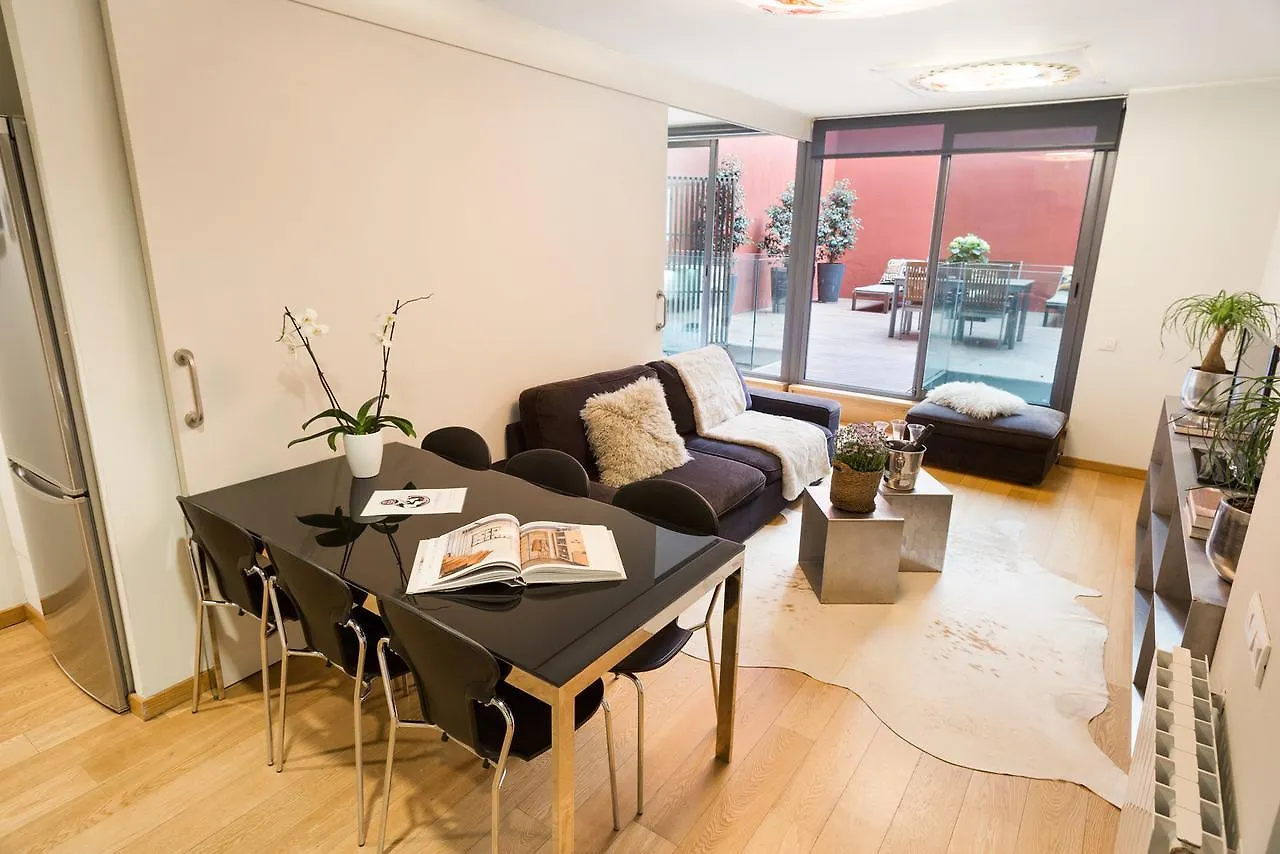 My Space Barcelona Pool City Center Spanien