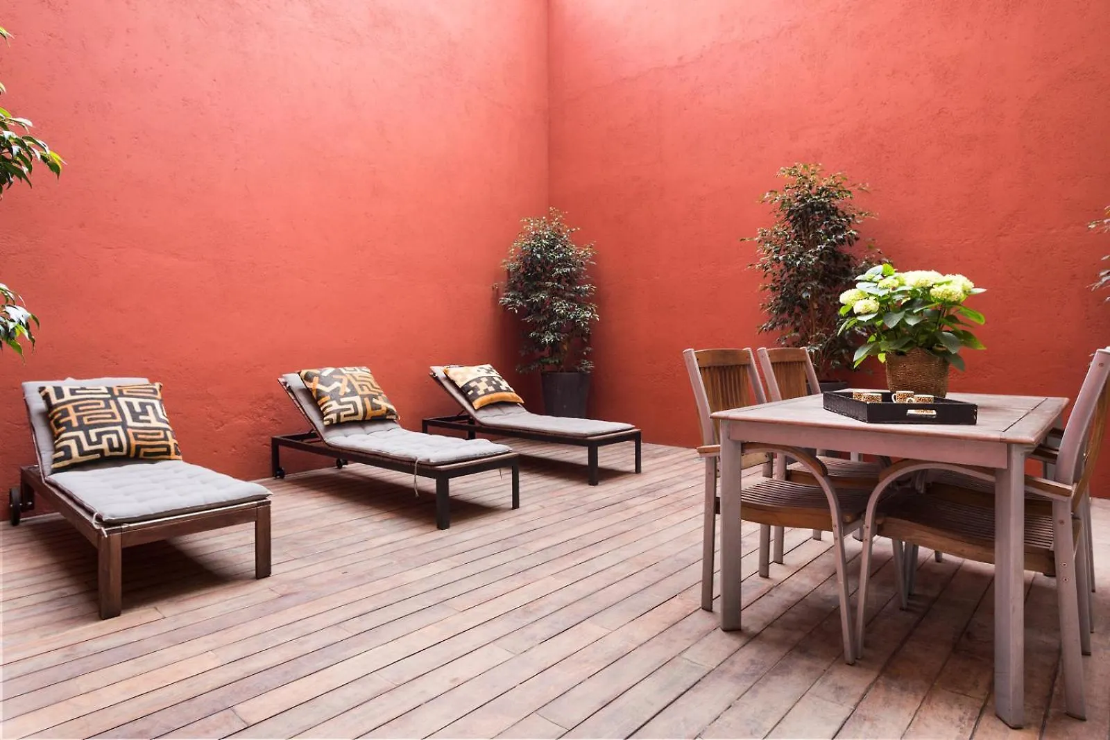 My Space Barcelona Pool City Center Espagne