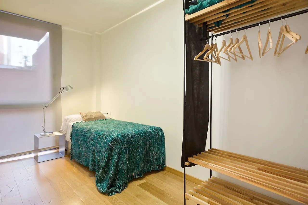 My Space Barcelona Pool City Center Espagne