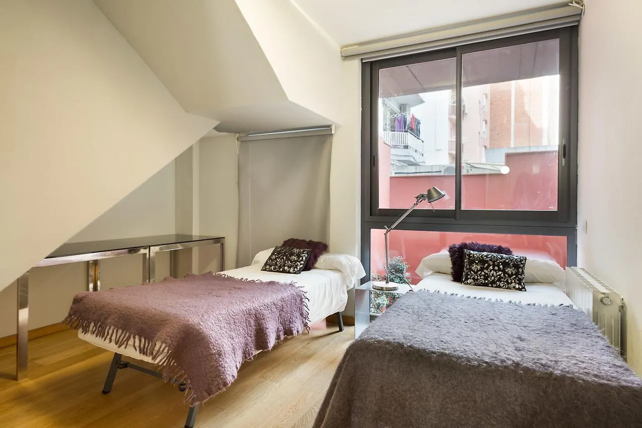 My Space Barcelona Pool City Center Espagne